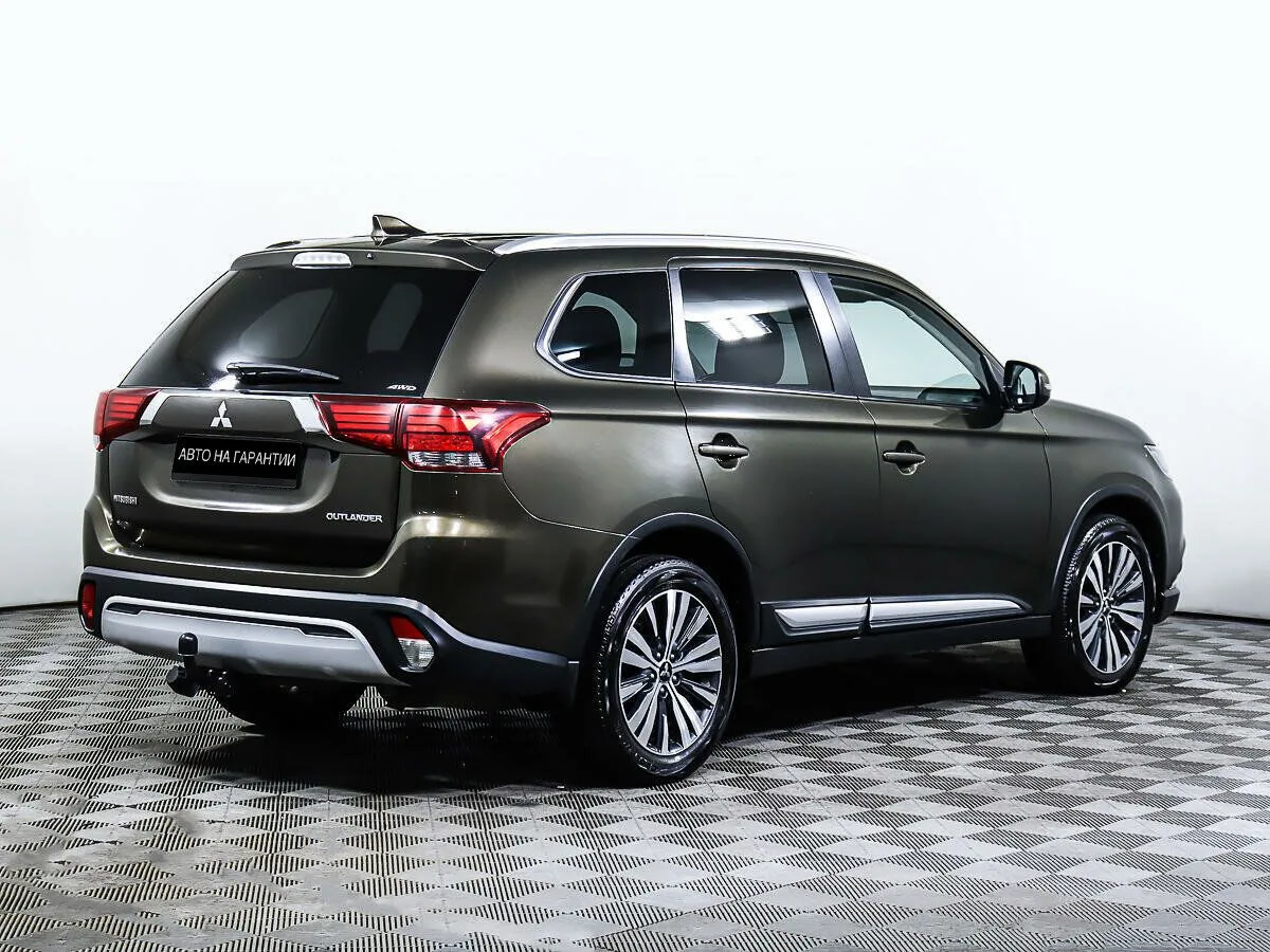 Mitsubishi Outlander III Рестайлинг 3 · Inform (2018-2021) — фото 5