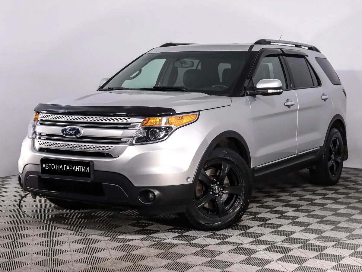 Ford Explorer V · XLT