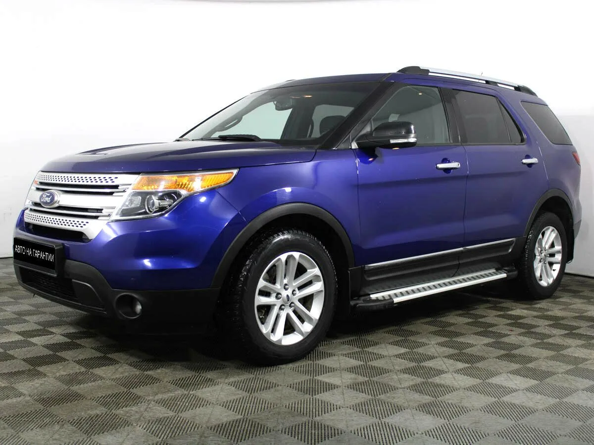 Ford Explorer V · XLT