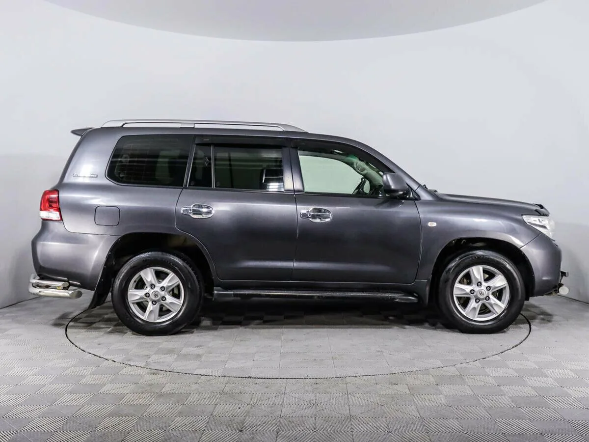 Toyota Land Cruiser 200 Series · Люкс — фото 4