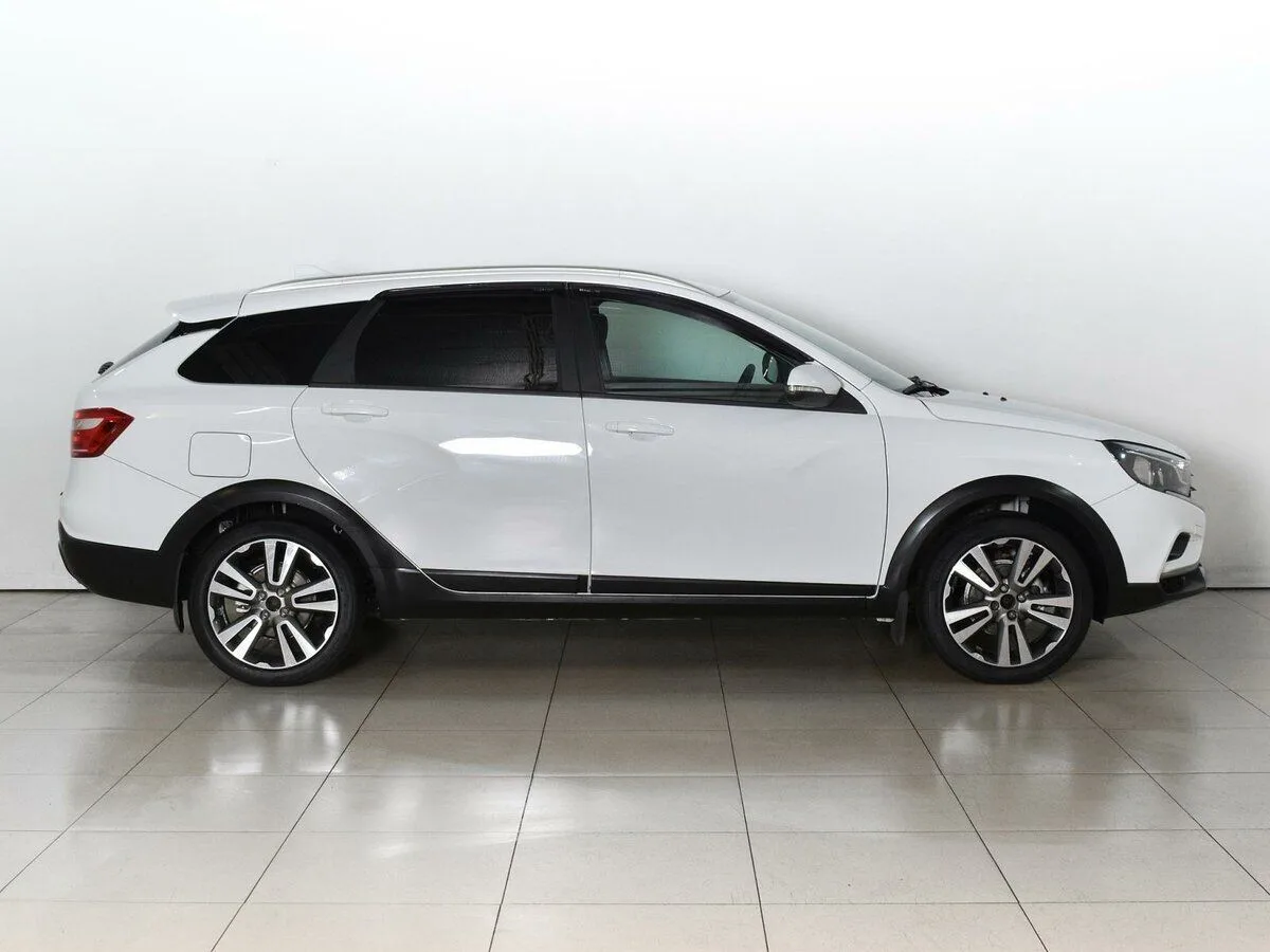 Lada (ВАЗ) Vesta I · Luxe Multimedia (2017-2019) — фото 5