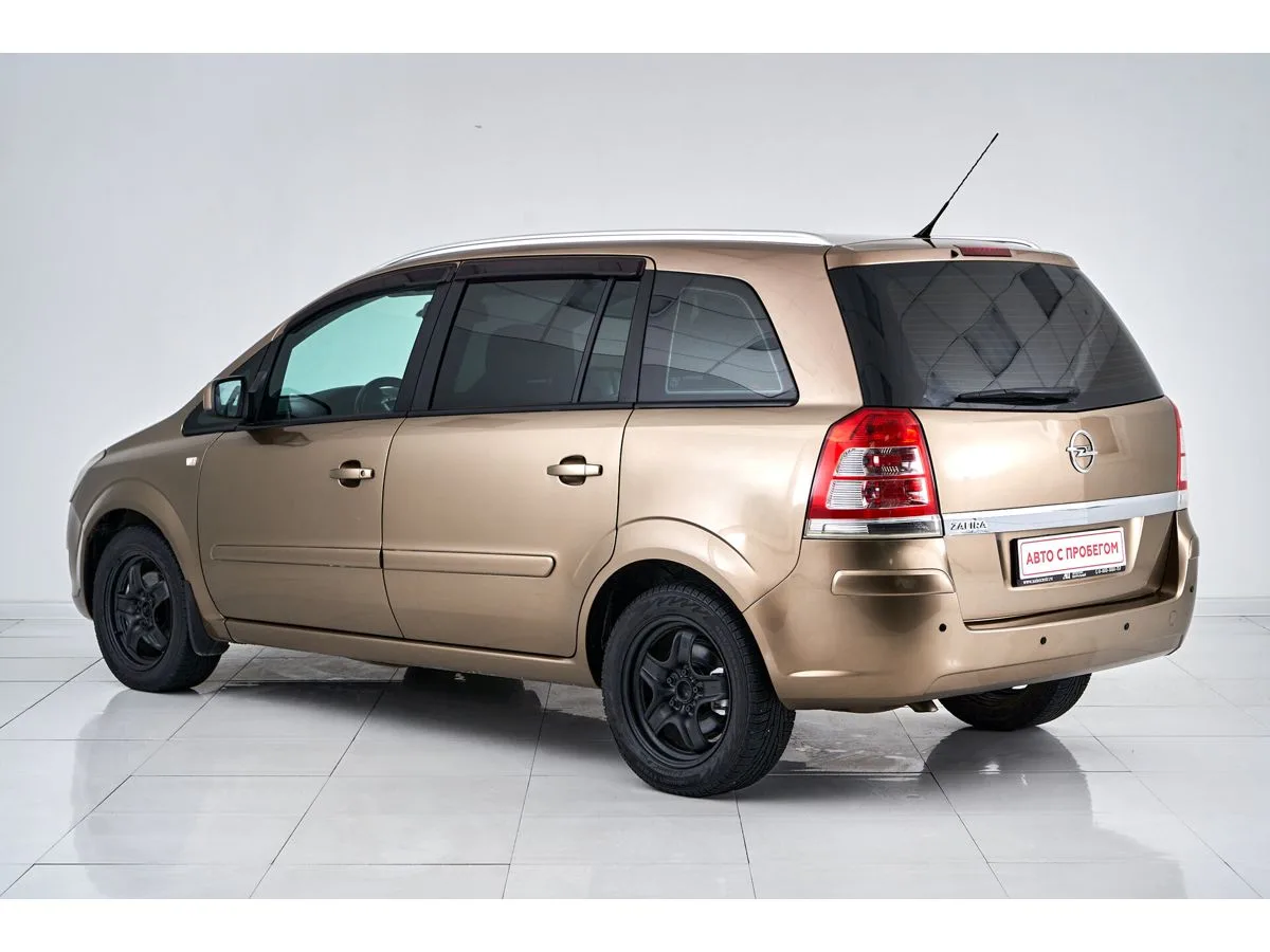 Opel Zafira B Рестайлинг — фото 4