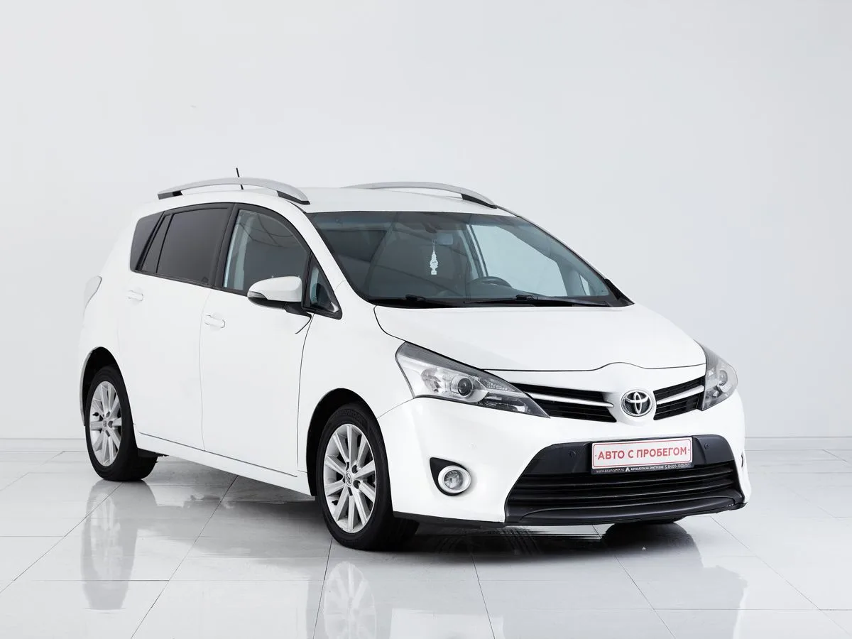 Toyota Verso I Рестайлинг — фото 3