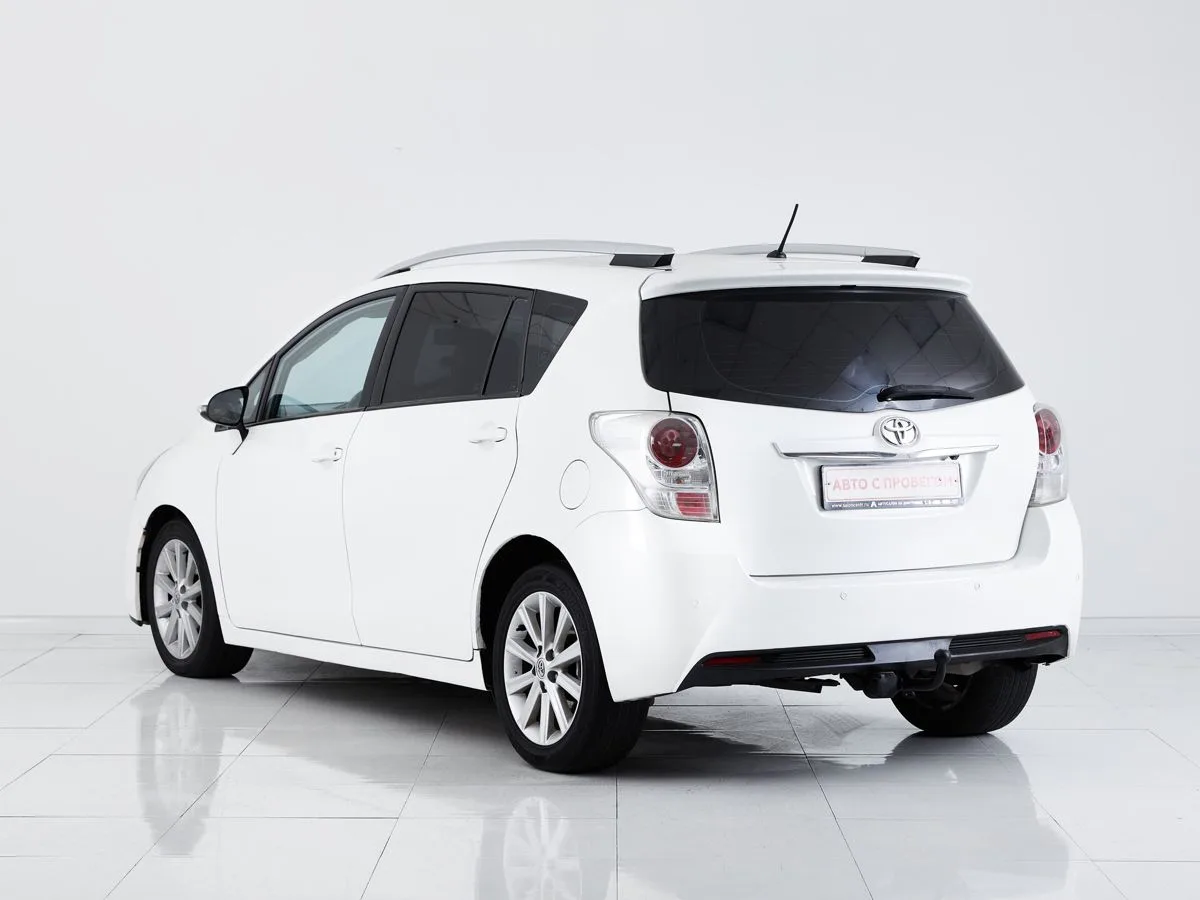 Toyota Verso I Рестайлинг — фото 5