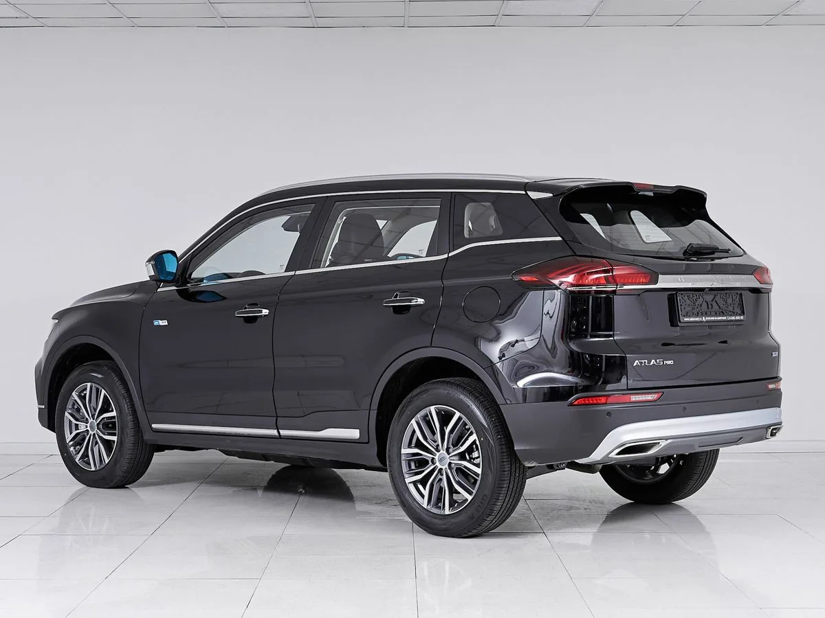 Geely Atlas Pro Luxury — фото 3