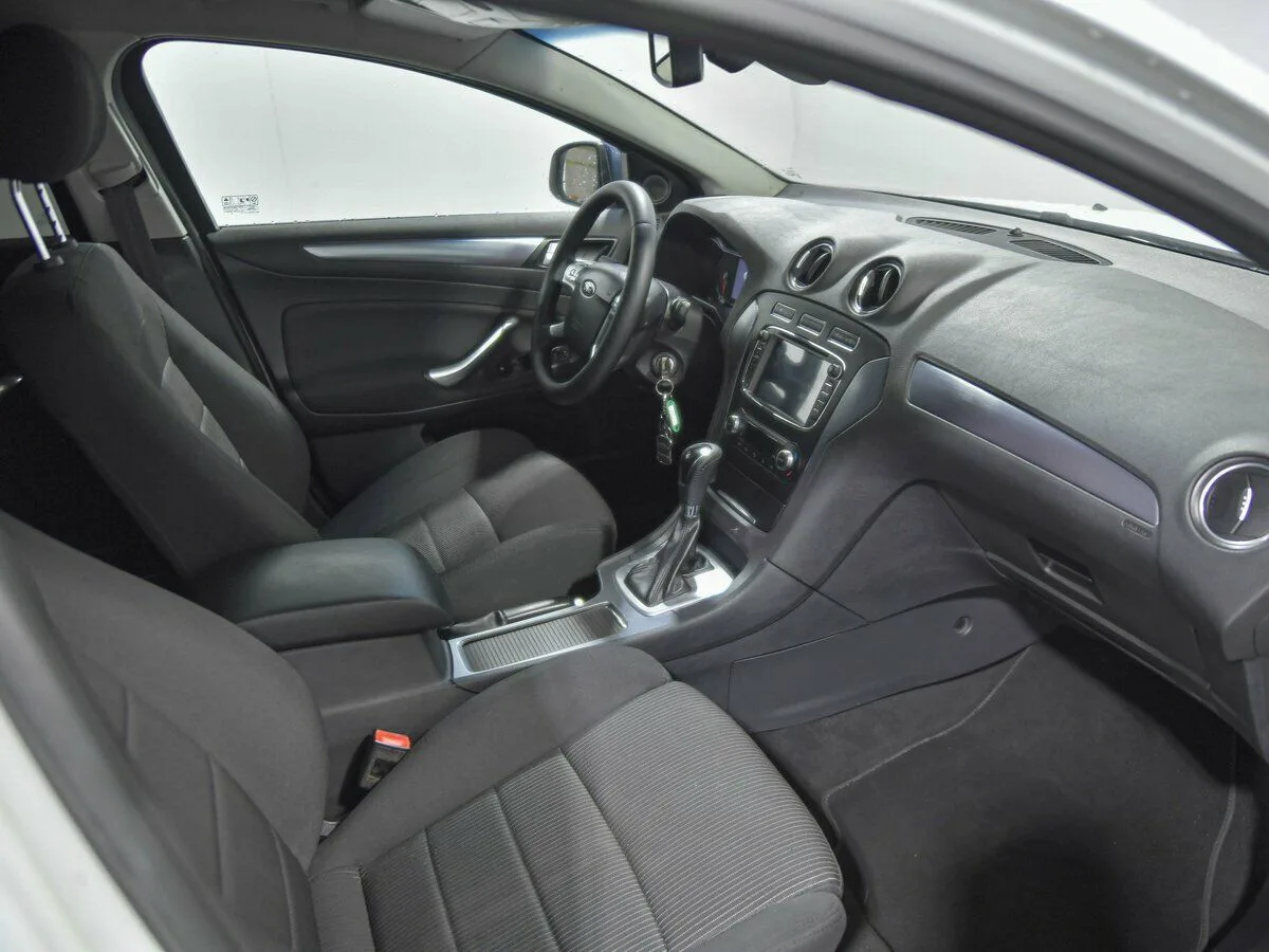 Ford Mondeo IV Рестайлинг · Ghia — фото 5