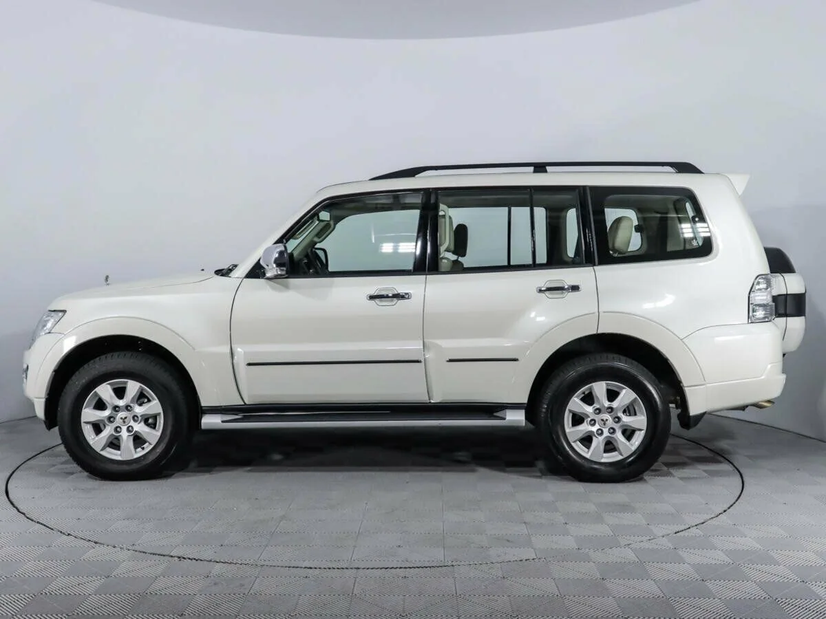 Mitsubishi Pajero IV Рестайлинг 2 · Instyle — фото 3