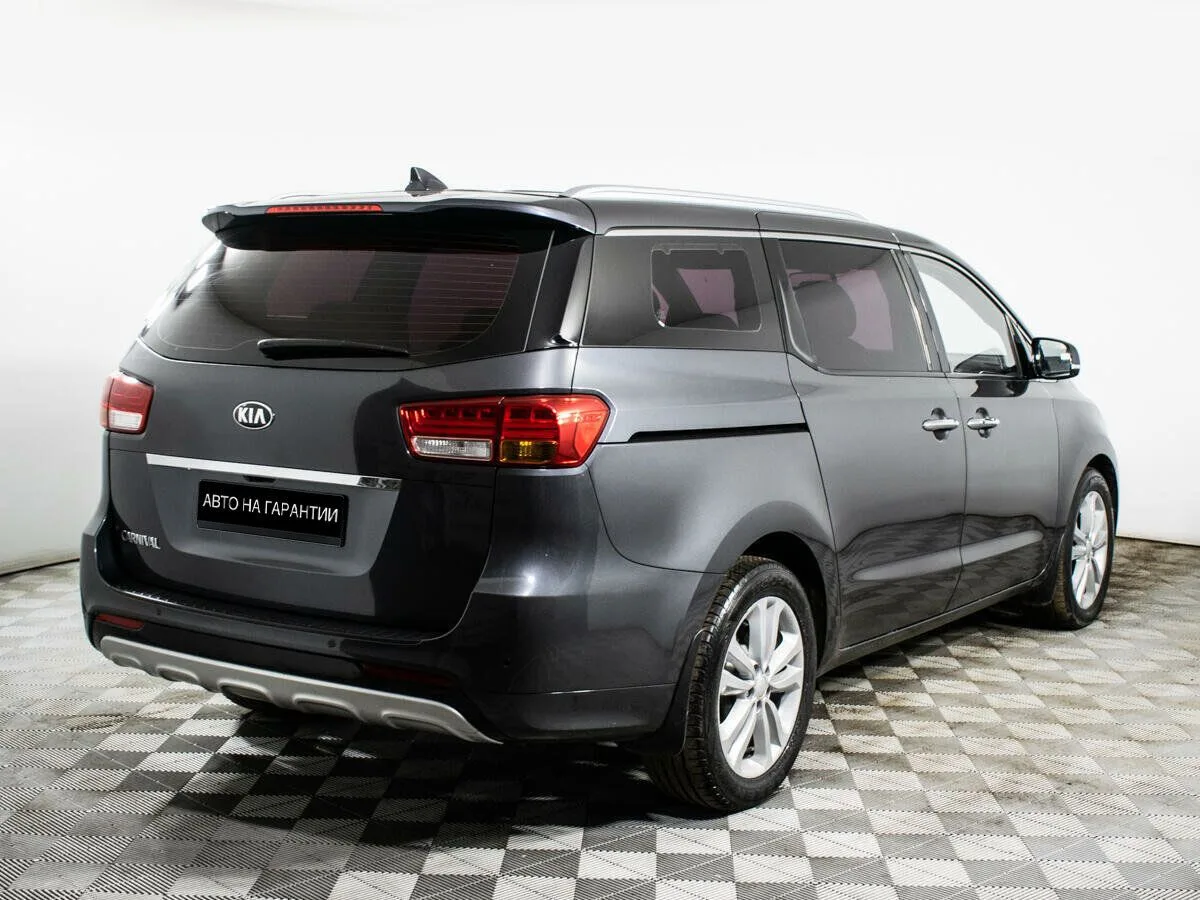 Kia Carnival III — фото 3