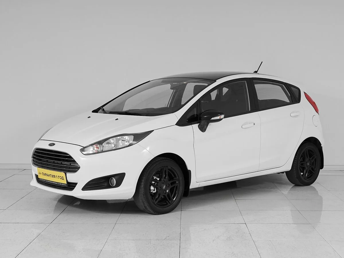 Ford Fiesta Mk6 Рестайлинг · White and Black