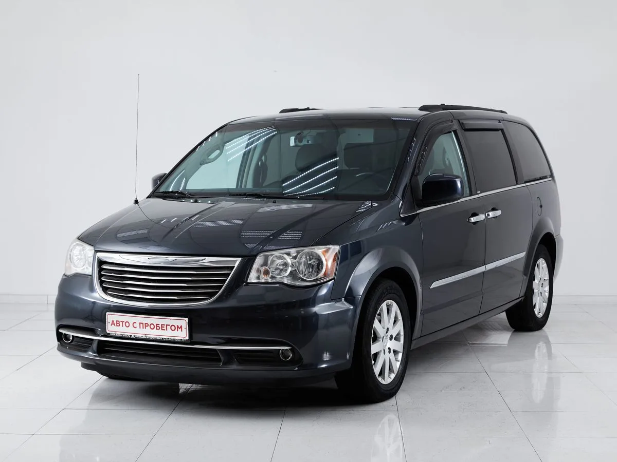 Chrysler Town & Country V Рестайлинг