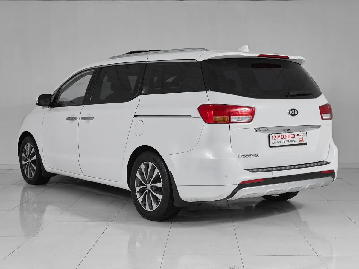 Kia Carnival III — фото 4