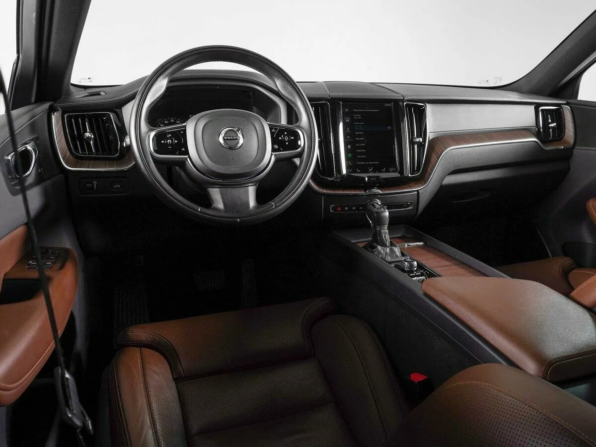 Volvo XC60 II · Momentum (MY17-20) — фото 5