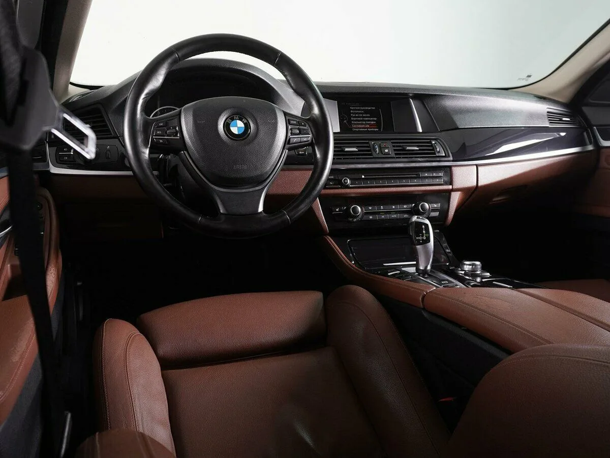 BMW 5 серии VI (F10/F11/F07) Рестайлинг · 520i — фото 5