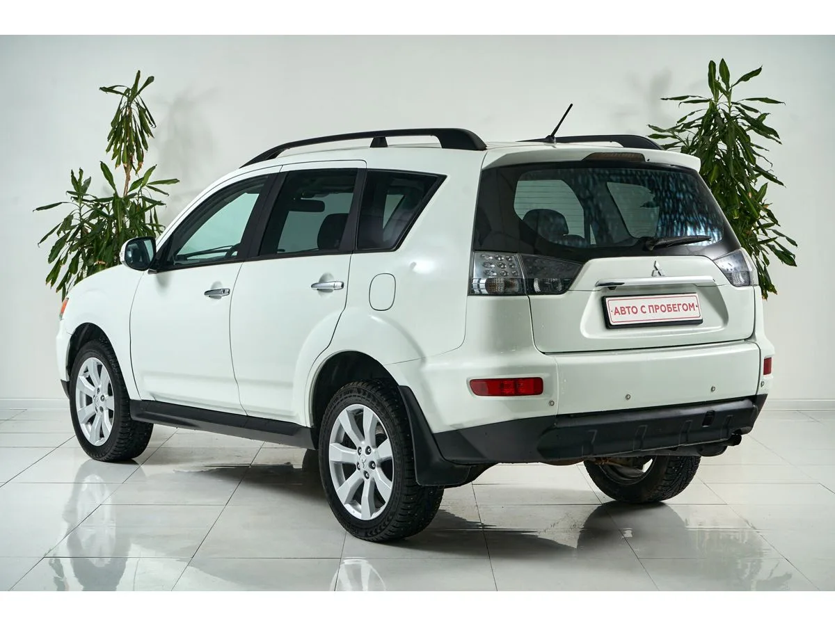 Mitsubishi Outlander II Рестайлинг · Ultimate — фото 5