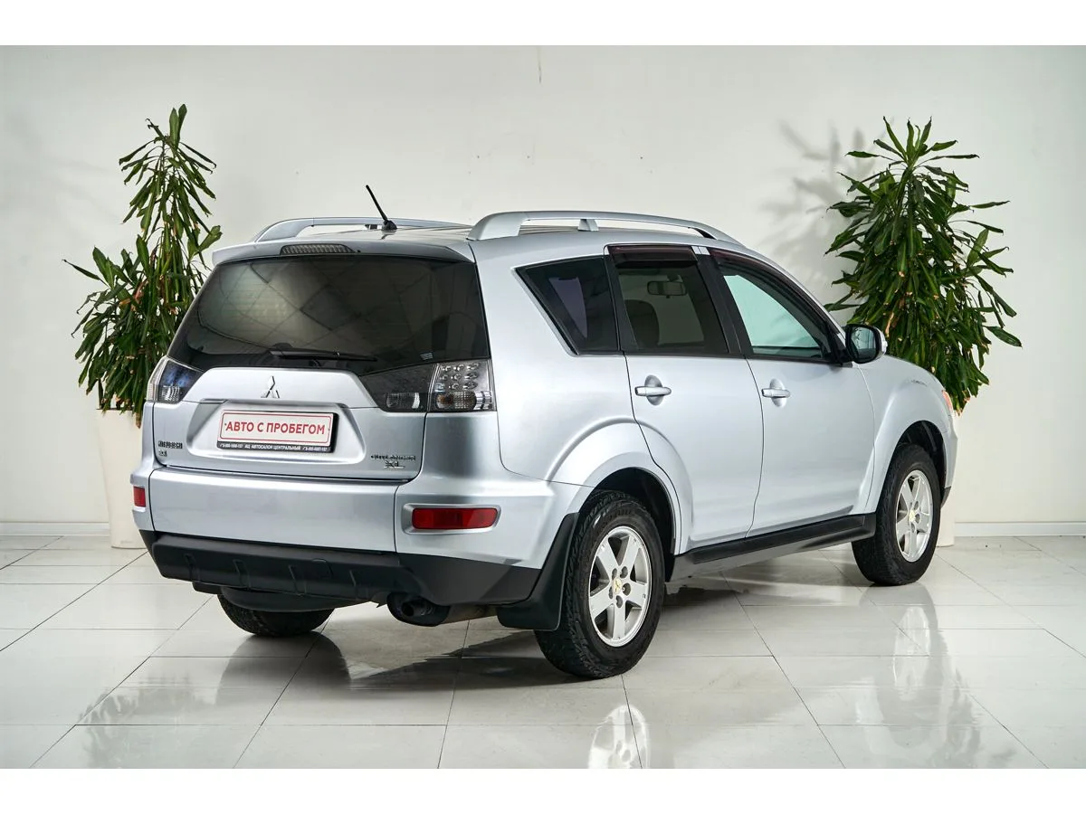 Mitsubishi Outlander II Рестайлинг — фото 5