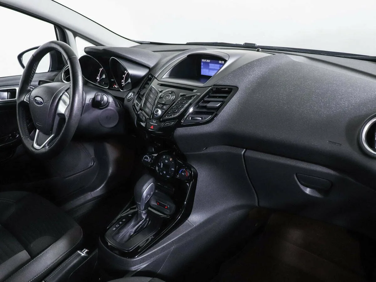 Ford Fiesta Mk6 Рестайлинг · Titanium — фото 5