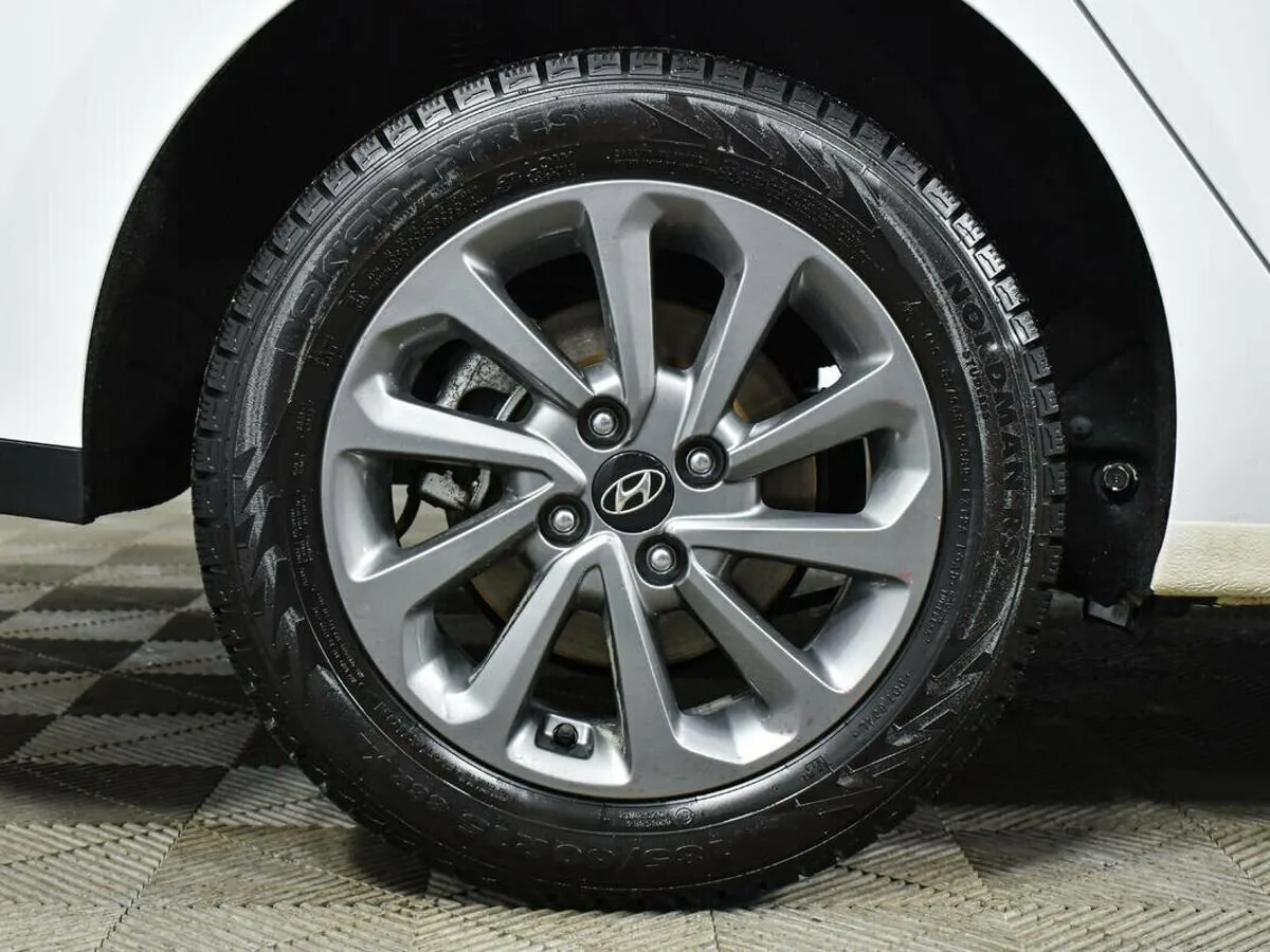 Hyundai Solaris II Рестайлинг · Elegance — фото 5