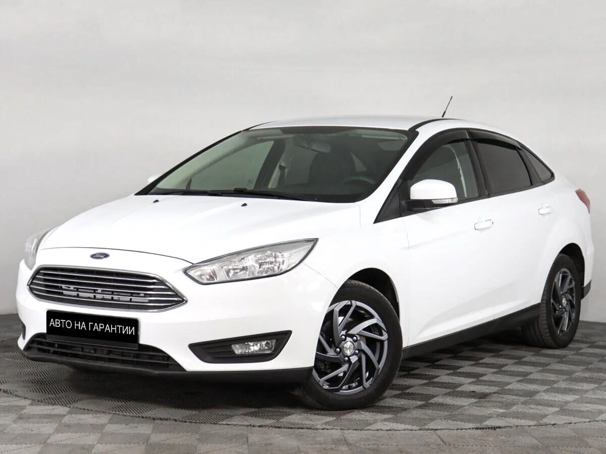 Ford Focus III Рестайлинг · White and Black