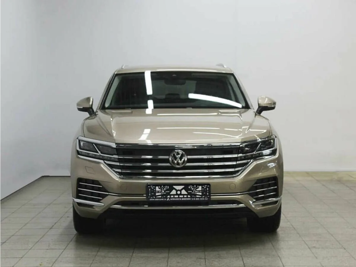 Volkswagen Touareg III — фото 2
