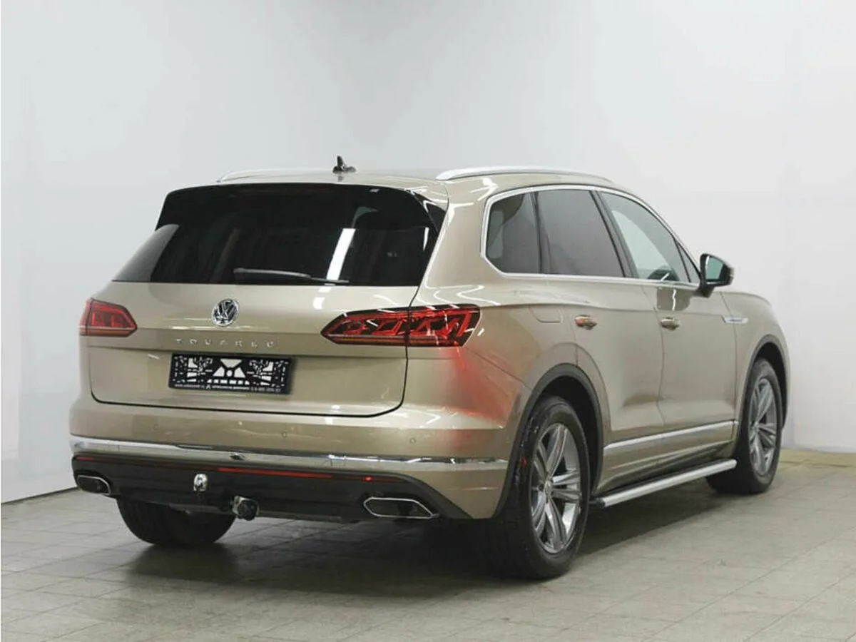 Volkswagen Touareg III — фото 4