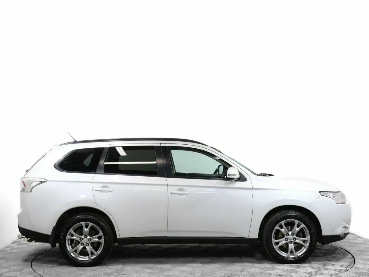Mitsubishi Outlander III · Intense — фото 4