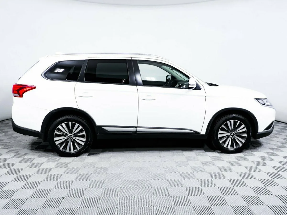 Mitsubishi Outlander III Рестайлинг 3 · Instyle (2018-2021) — фото 4