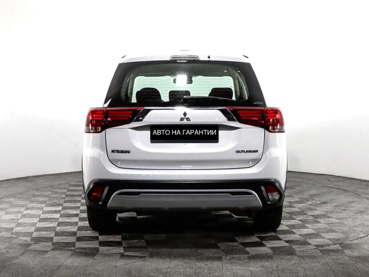 Mitsubishi Outlander III Рестайлинг 3 · Invite (2018-2021) — фото 4
