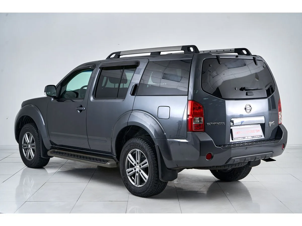 Nissan Pathfinder III Рестайлинг · LE — фото 4