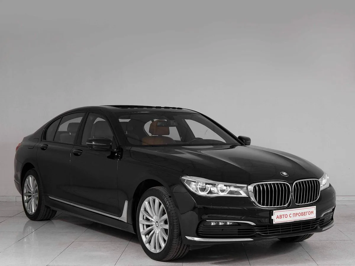 BMW 7 серии VI (G11/G12) — фото 3