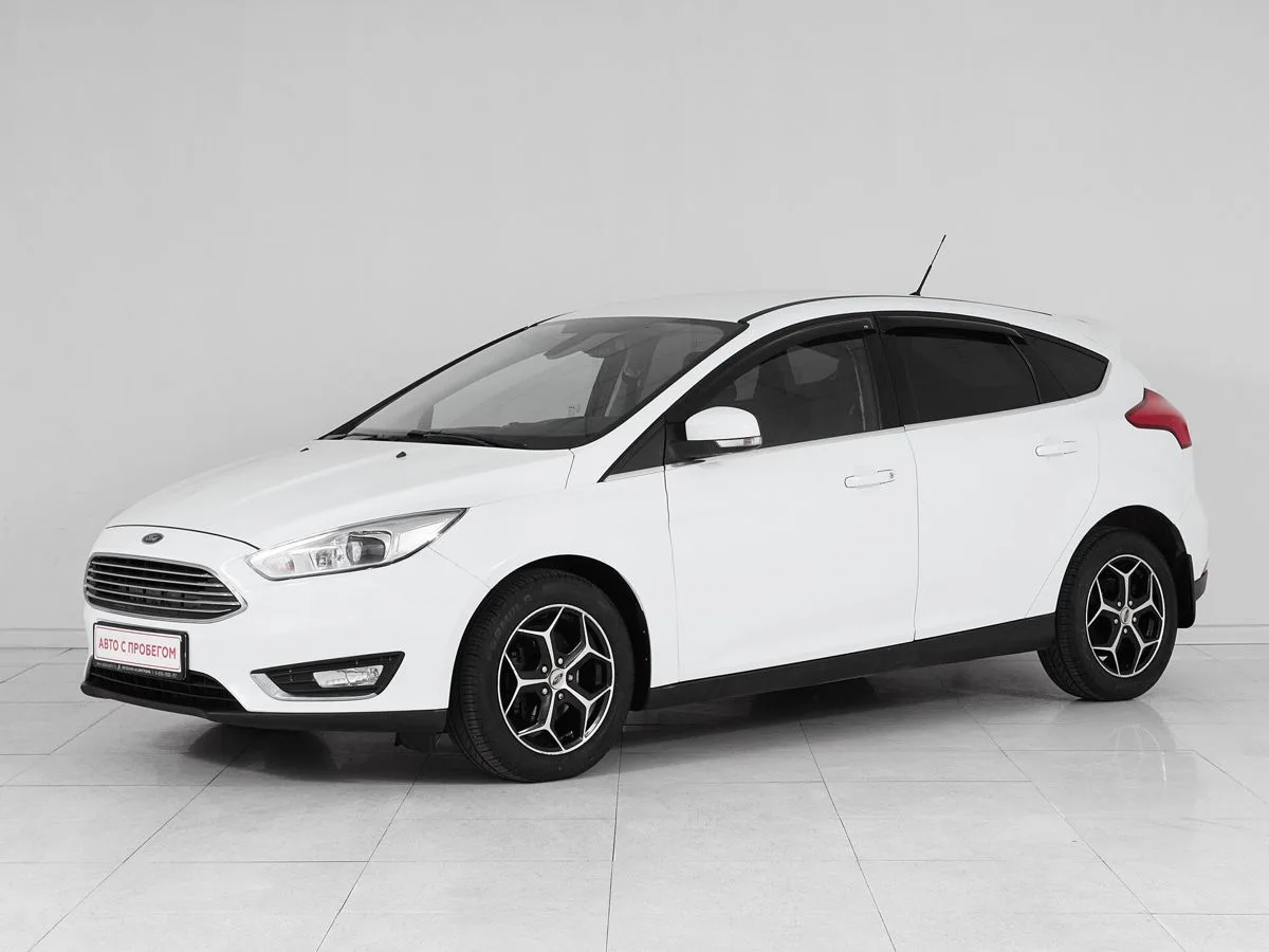 Ford Focus III Рестайлинг · White and Black
