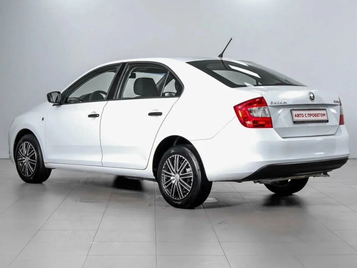 Skoda Rapid I — фото 2