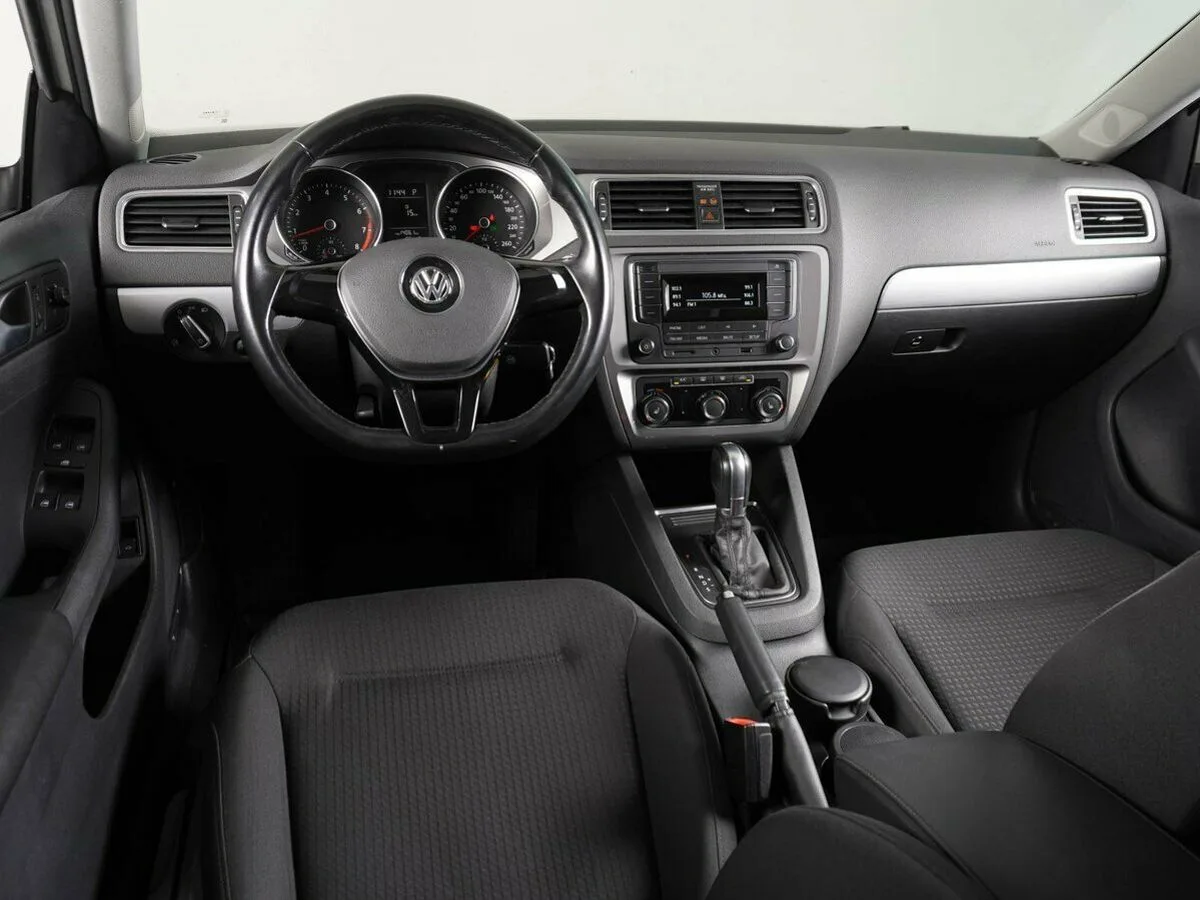 Volkswagen Jetta VI Рестайлинг · Life — фото 5