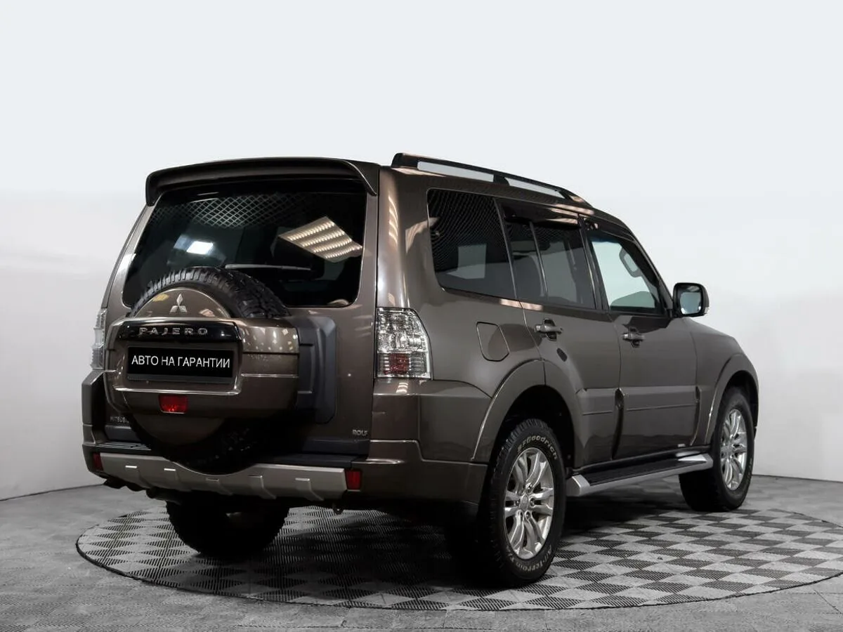 Mitsubishi Pajero IV Рестайлинг 1 · Instyle — фото 4