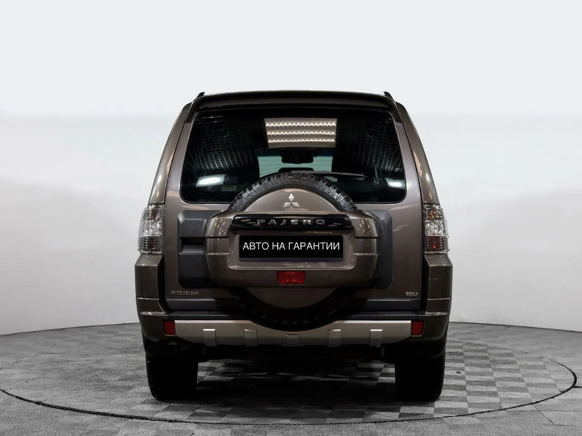 Mitsubishi Pajero IV Рестайлинг 1 · Instyle — фото 5