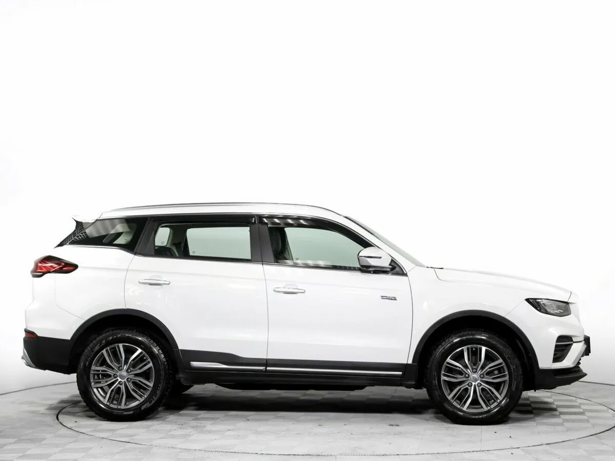 Geely Atlas Pro Luxury — фото 4