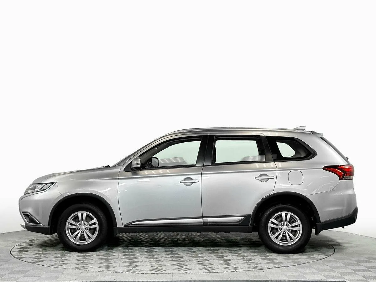 Mitsubishi Outlander III Рестайлинг 2 · Invite — фото 3