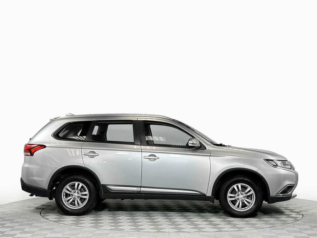 Mitsubishi Outlander III Рестайлинг 2 · Invite — фото 4