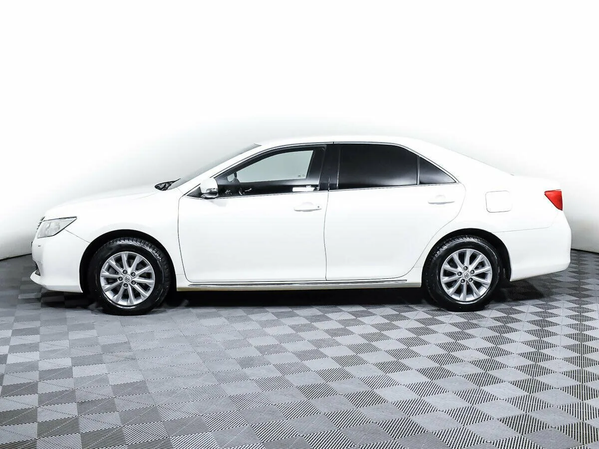 Toyota Camry VII (XV50) · Элеганс — фото 3