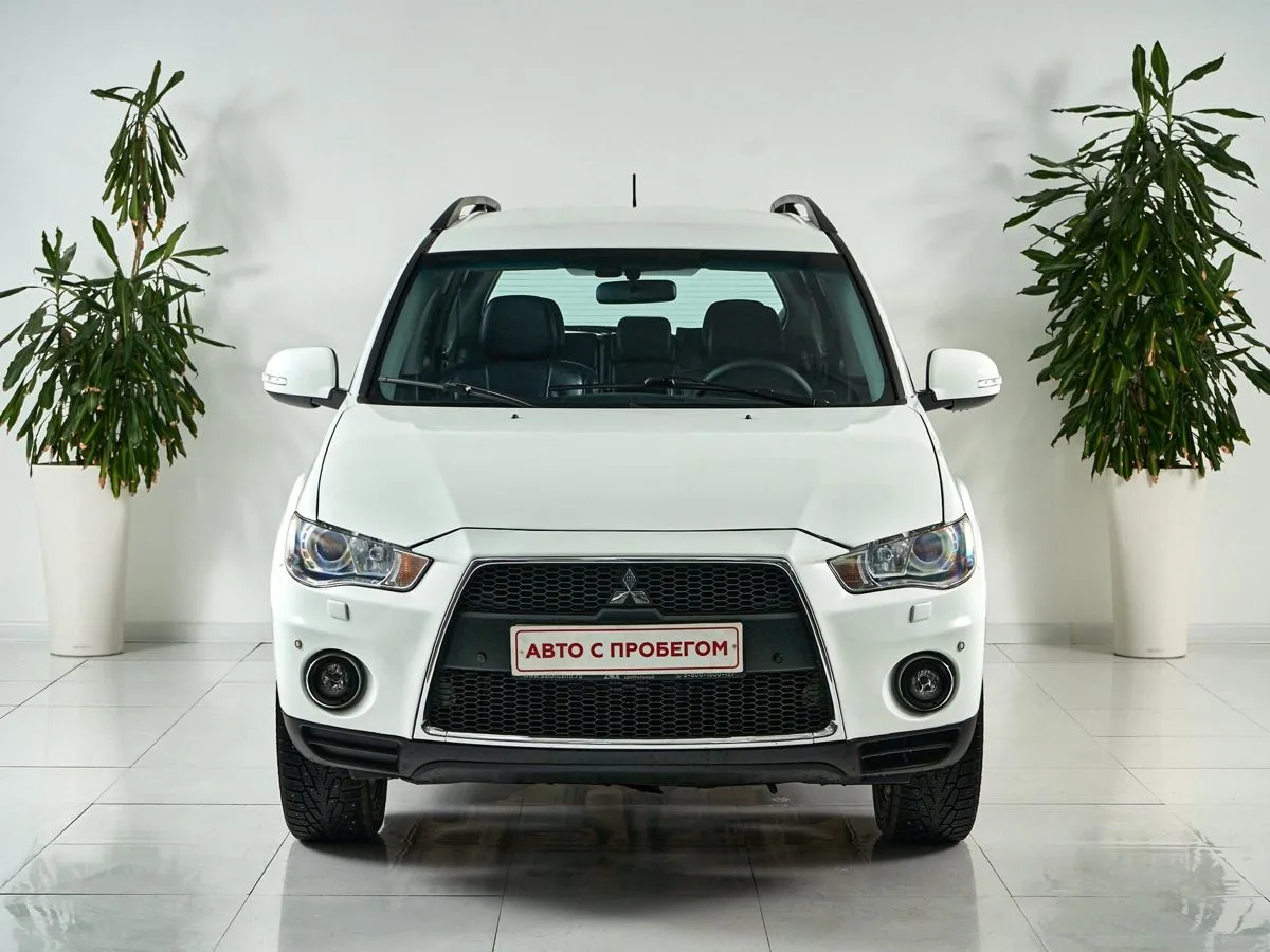 Mitsubishi Outlander II Рестайлинг — фото 2