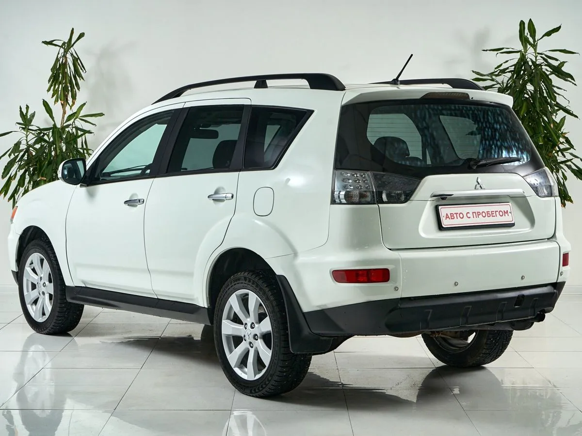 Mitsubishi Outlander II Рестайлинг — фото 5