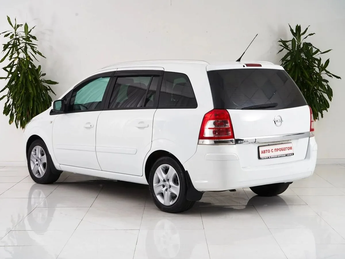 Opel Zafira B Рестайлинг — фото 4