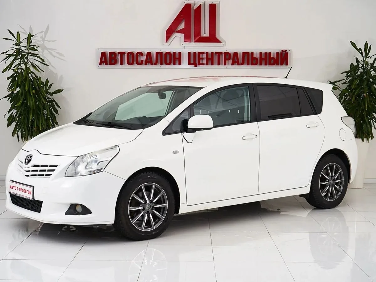 Toyota Verso I · Элеганс