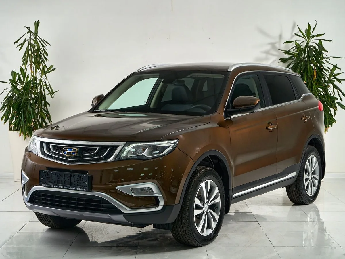 Geely Atlas I · Luxury LED + Yandex Auto