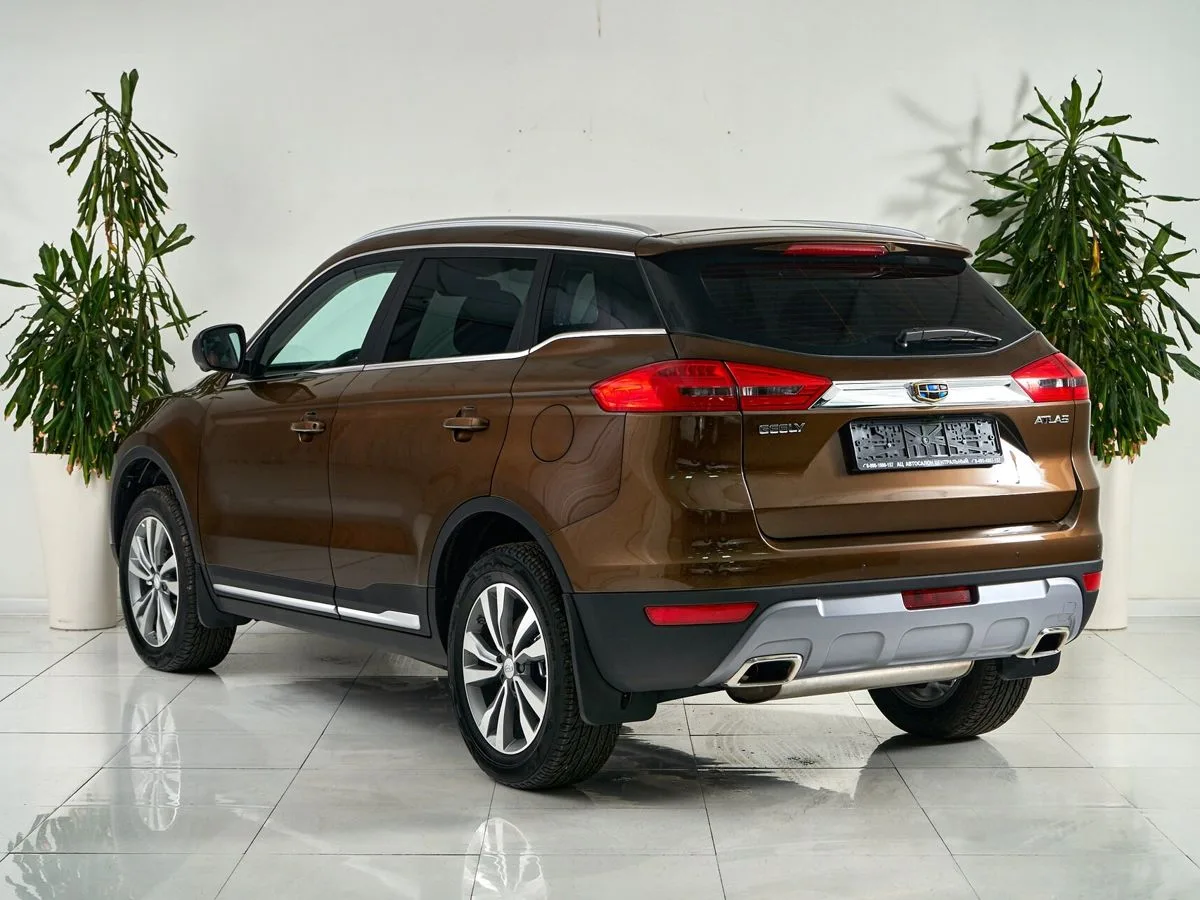 Geely Atlas I · Luxury LED + Yandex Auto — фото 4