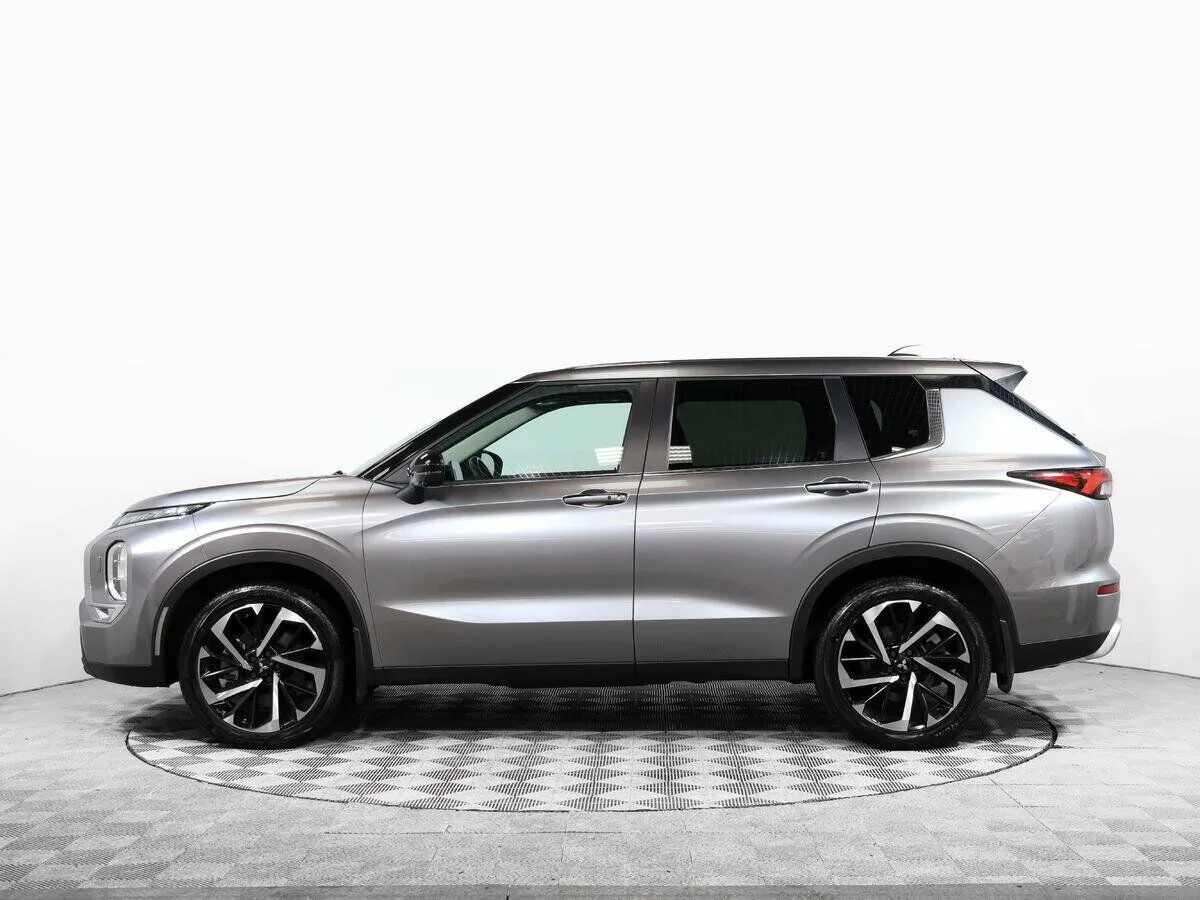 Mitsubishi Outlander IV · HL — фото 3