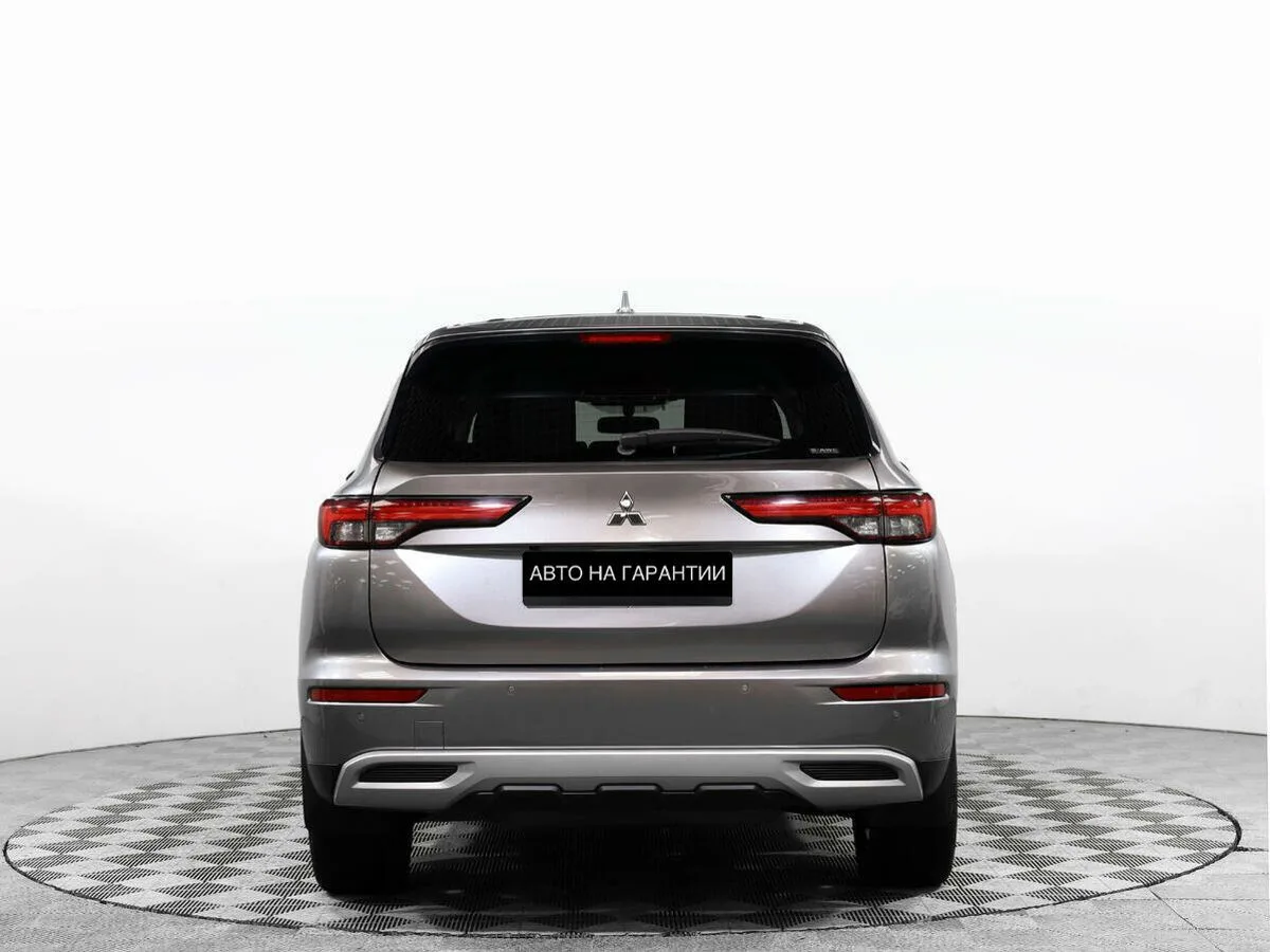 Mitsubishi Outlander IV · HL — фото 5