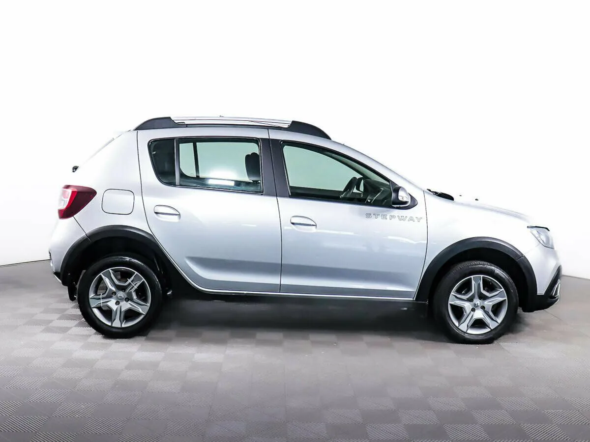 Renault Sandero II Рестайлинг · Drive — фото 4