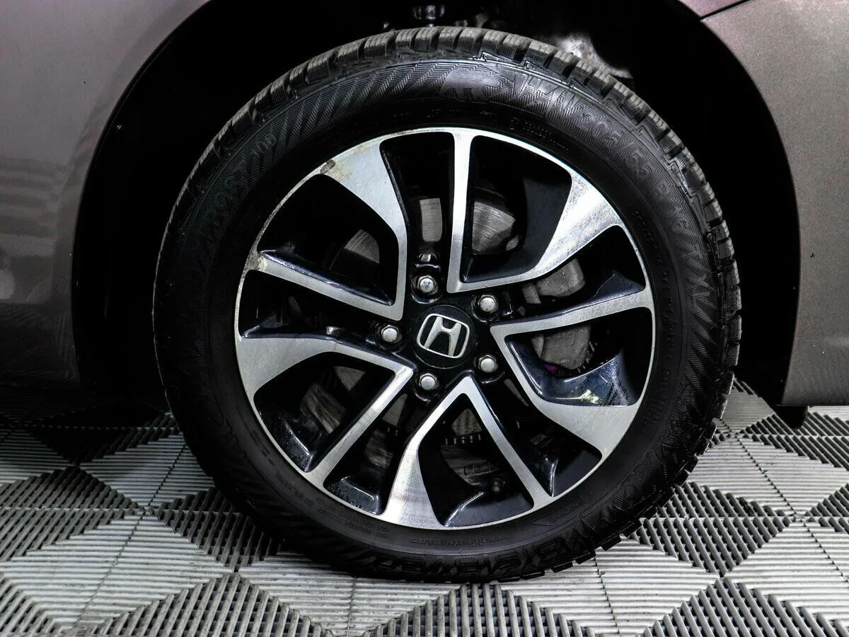 Honda Civic IX Рестайлинг · Lifestyle — фото 5