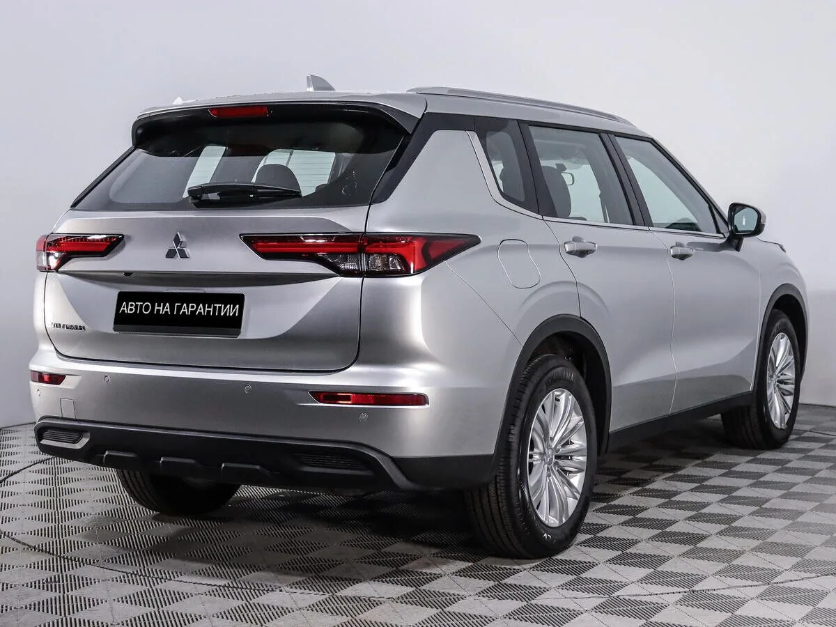 Mitsubishi Outlander IV · ML — фото 5