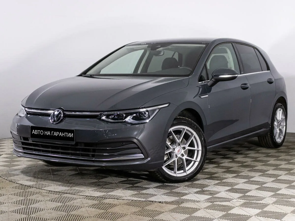 Volkswagen Golf VIII · Exclusive (2021-2022)